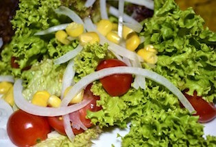 Cancer-Fighting Vegetables - Salad Pic - Beat Cancer Blog