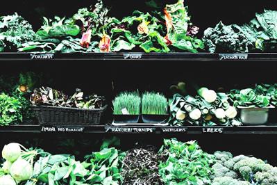 Glutathione and Cancer - organic vegetable aisle pic - Beat Cancer Blog